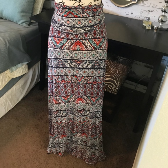 Mudd Dresses & Skirts - Mudd Boho Maxi skirt XS
